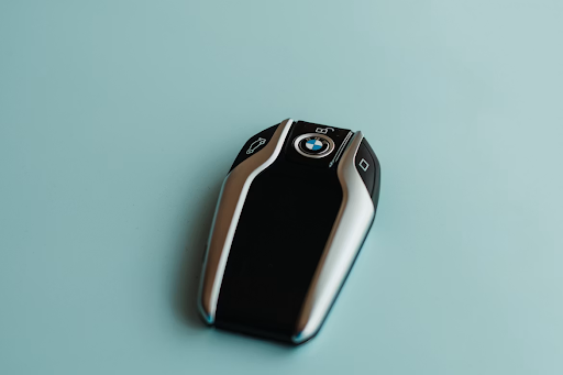 Locksmith vs Dealership Who Should Reprogram Your Car Key Lady Locksmith Hampton Roads